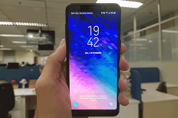 Galaxy A8 é bom para quem ama tirar fotos e usar WhatsApp