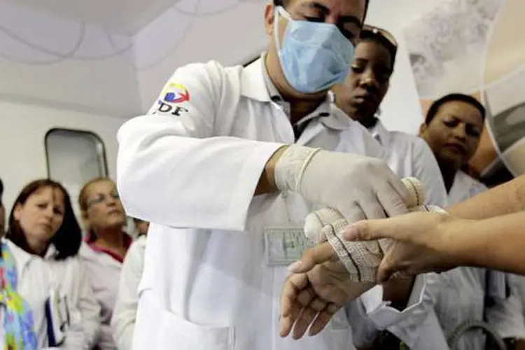 Mais Médicos: Ministério da Saúde divulgou hoje (11) um balanço que informa que 1.462 profissionais não se apresentaram (Ueslei Marcelino/Reuters)