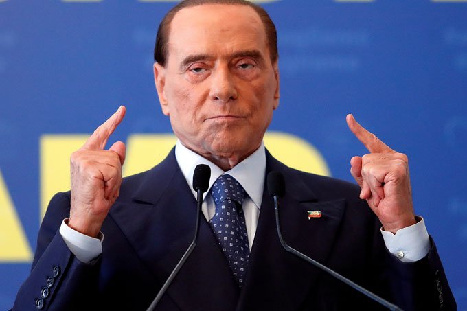 Berlusconi: coalizão de direita liderada pela Liga venceu as eleições, com 37% dos votos, e o Movimento 5 Estrelas foi o partido mais votado, com 32% (Remo Casilli/Reuters)
