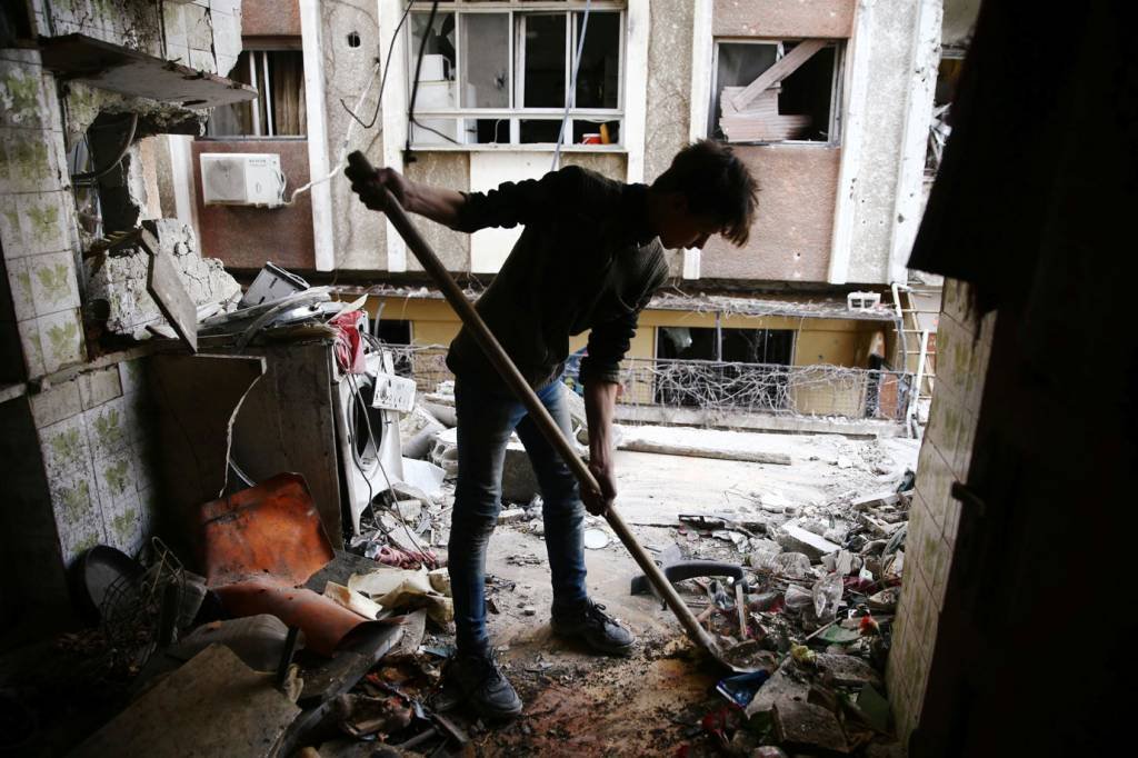 Tropa síria fecha cerco a mais uma cidade em Ghouta Oriental