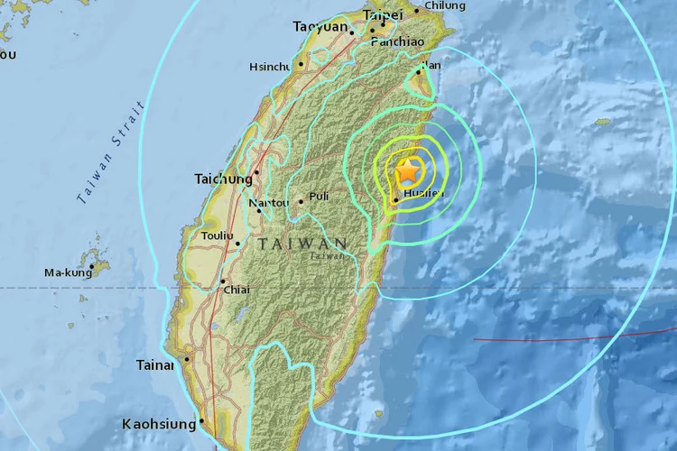 Terremoto: vários edifícios da cidade de Hualien, no leste de Taiwan, se encontram muito danificados (USGS/Reprodução)