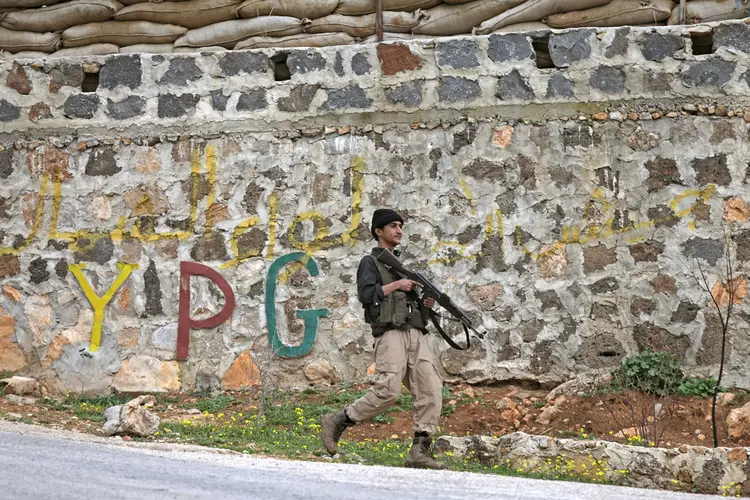 YPG: a Turquia considera as YPG uma organização terrorista e lançou em janeiro passado uma ofensiva contra o grupo (Khalil Ashawi/Reuters)