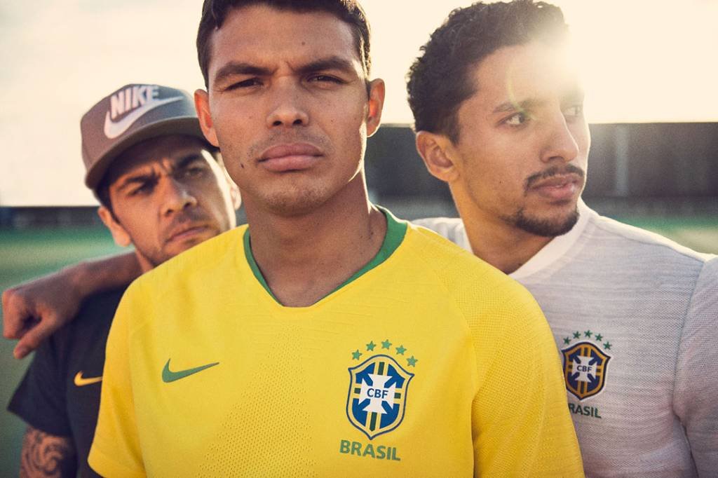 Camisa Pré-Jogo da Seleção Brasileira 2018 Nike - Masculina