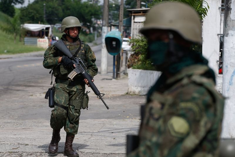 Militares reforçam patrulhamento nas zonas norte, sul e central do Rio