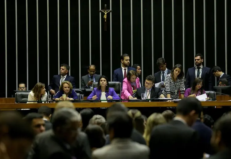 Câmara: a matéria seguirá para o Senado (Wilson Dias/Agência Brasil)