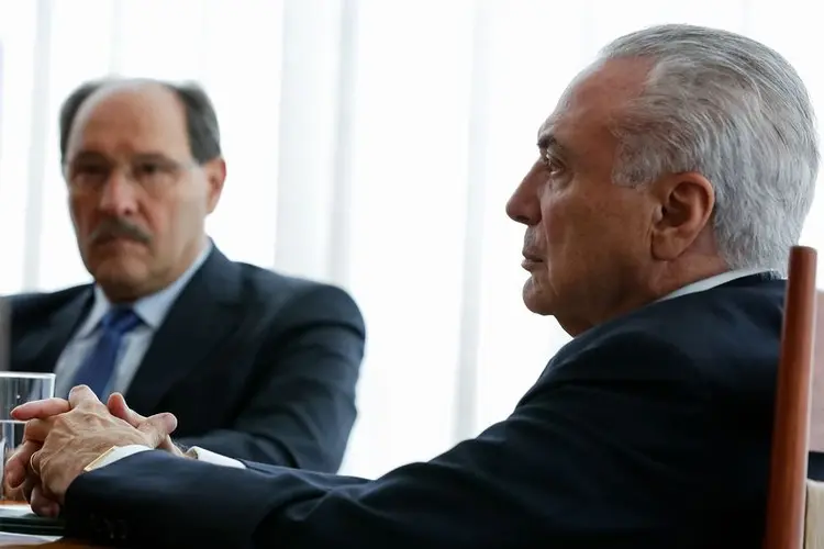 Ivo Sartori e Michel Temer: as negociações entre o governador do RS e o presidente avançaram no encontro de hoje, apesar de Sartori dizer que falta "bom entendimento, uma boa conversa" (Marcos Corrêa/PR/Agência Brasil)