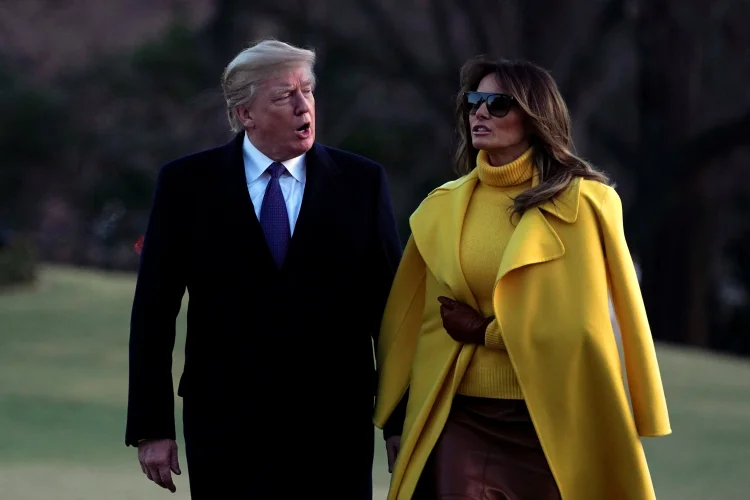Donald e Melania Trump: segundo o jornal "The Washington Post", Melania solicitou essa permissão em 2000 (Yuri Gripas/Reuters)