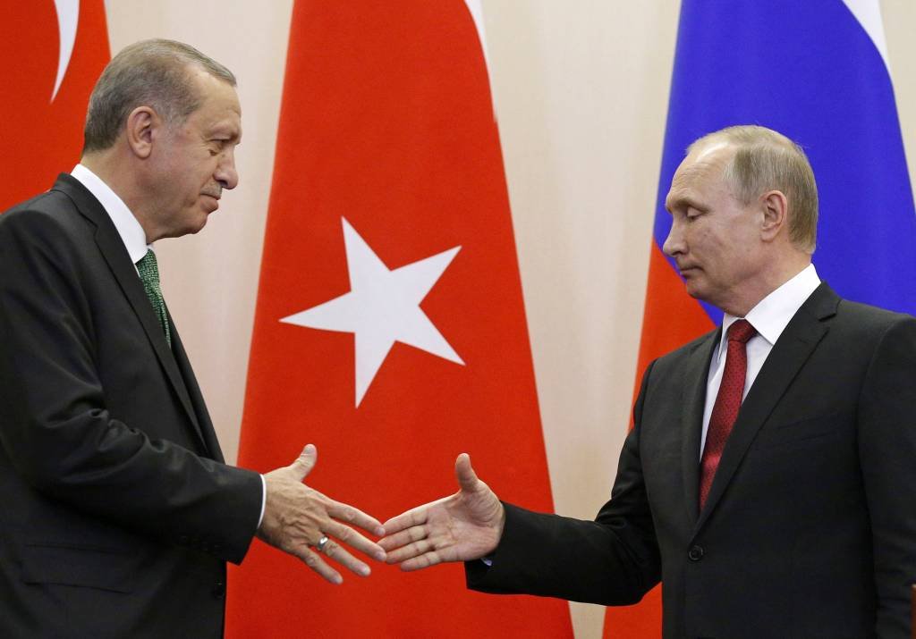 Erdogan felicita Putin por vitória nas eleições presidenciais