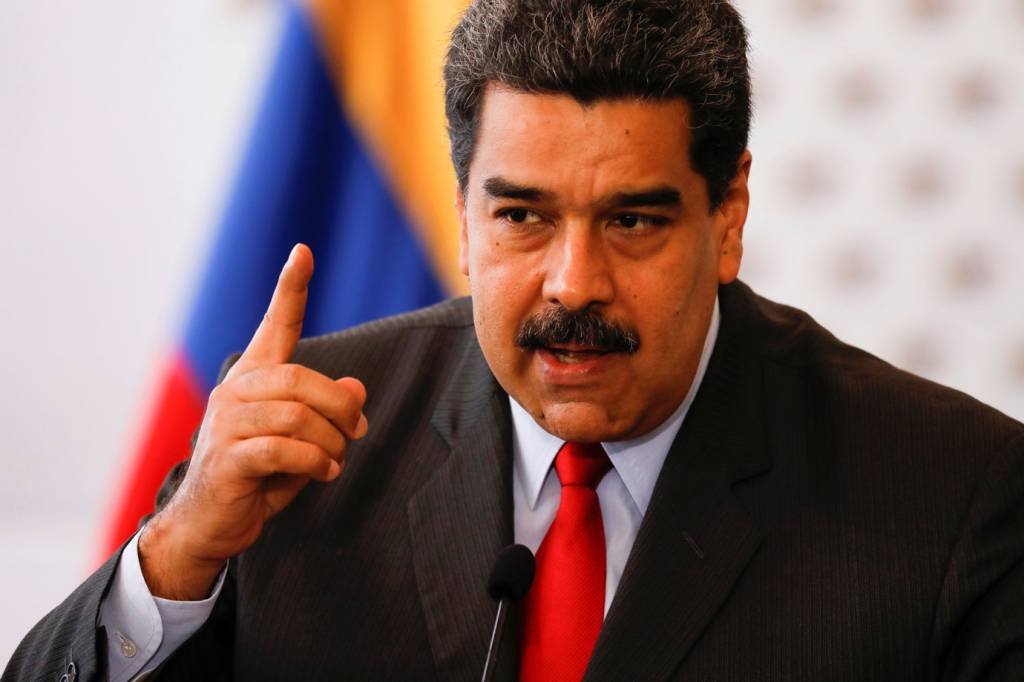 Maduro rompe relações diplomáticas com os Estados Unidos