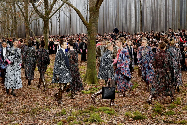 Chanel: a maison Chanel compôs nessa terça-feira uma ode ao outono (Pascal Rossignol/Reuters)