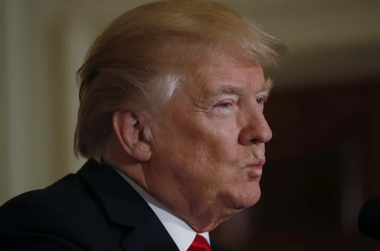 Trump: "Eles tornam quase impossível para nós fazermos negócios com eles e ainda assim eles mandam seus carros e todo o resto para os Estados Unidos", disse a respeito da UE (Leah Millis/Reuters)