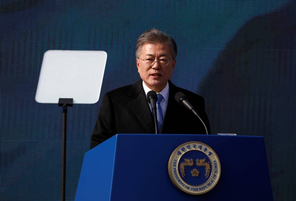 Líder sul-coreano diz que manterá sanções contra Coreia do Norte