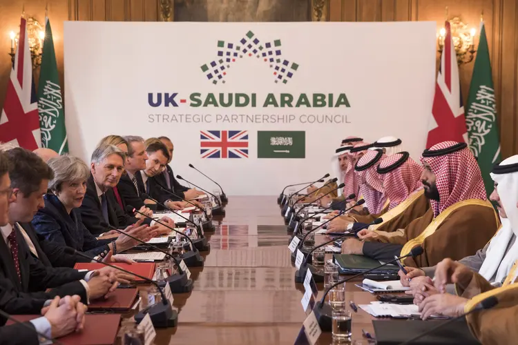 Reino Unido e Arábia Saudita: May disse que os dois líderes discutiram uma forma de enfrentar os desafios internacionais (Dan Kitwood/Reuters)