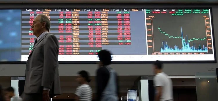 Bovespa: principal índice acionário da B3 recuava nesta segunda-feira (Paulo Whitaker/Reuters)