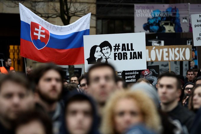 Primeiro-ministro da Eslováquia renuncia após morte de jornalista