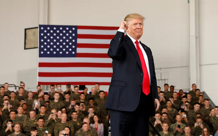 Trump: a China "sabe que não quer ter uma guerra comercial conosco", ao comentar a "resposta moderada" de Pequim ao anúncio de Trump (Kevin Lamarque/Reuters)