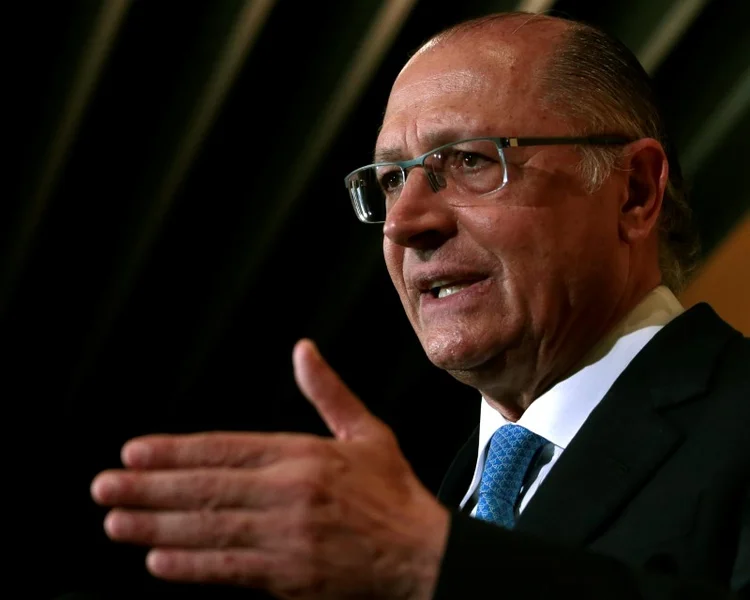 Alckmin: "Se dependesse de mim, nós já estávamos juntos do PSB, mas temos que respeitar o outro partido que tem uma lógica própria" (Leonardo Benassatto/Reuters)