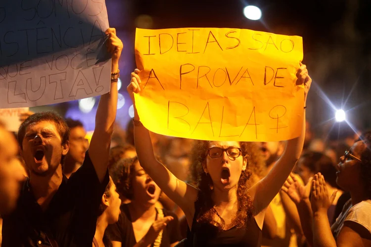 Marielle Franco: os motes do protesto de hoje repetiram os de ontem, que o crime seja solucionado e que as bandeiras defendidas por Marielle permaneçam (Ricardo Moraes/Reuters)