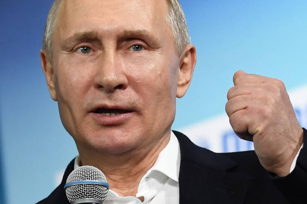 Trump "não está surpreso" com vitória de Putin, diz Casa Branca