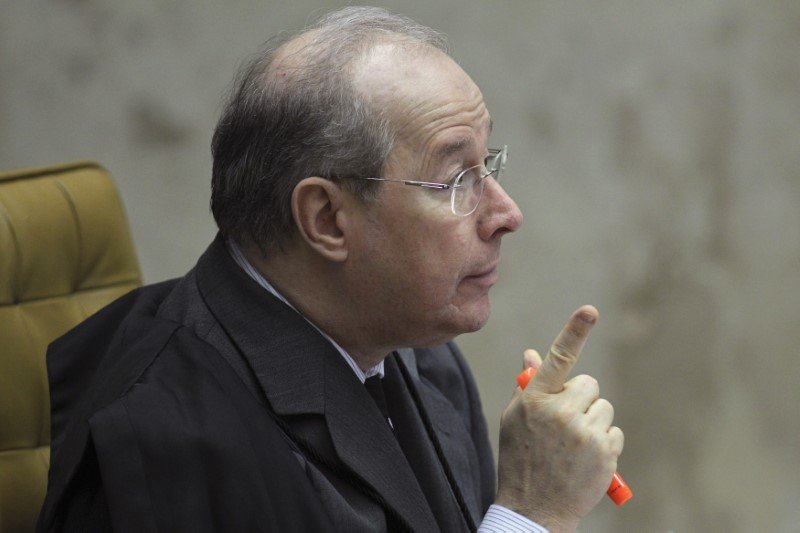 Celso de Mello: ministro absolveu a senadora petista dos crimes de corrupção e lavagem de dinheiro (Reuters/Ueslei Marcelino)