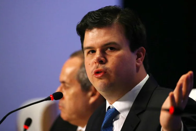 Apagão: ministro de Minas e Energia diz que abastecimento no país já está normalizado após apagão (Pilar Olivares/Reuters)