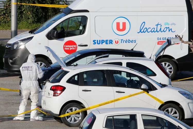 Ataque na França: no momento em que atirador entrou no supermercado, detalhou o promotor, havia 50 pessoas em seu interior, das quais duas morreram (Jean-Paul Pelissier/Reuters)