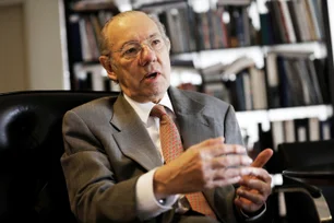 Imagem referente à matéria: Ideologia política impede negociação com Trump e tarifaço é certo, diz ex-embaixador nos EUA