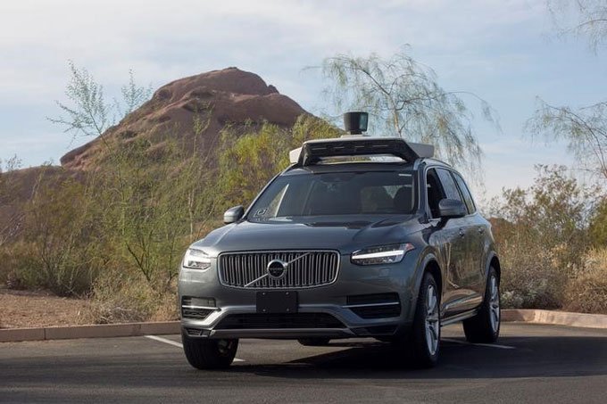 Uber suspende programa de direção autônoma no Arizona