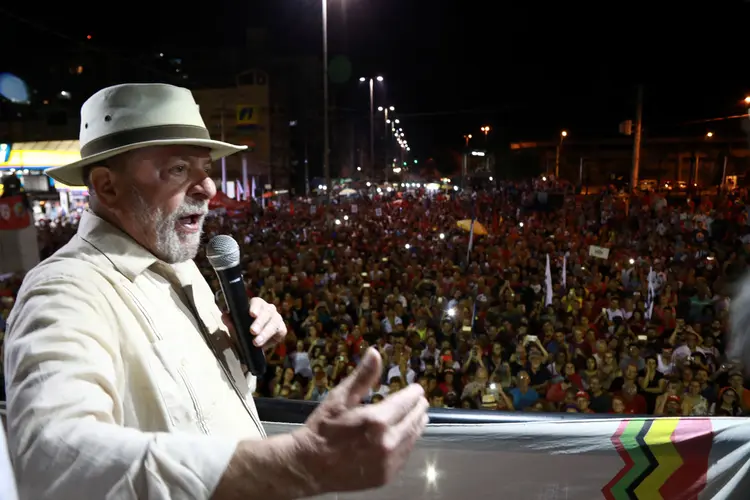 Lula: delegado não descartou uma eventual ação mais ostensiva após prazo final estabelecido pelo juiz Sérgio Moro para que o petista se entregasse voluntariamente (Diego Vara/Reuters)