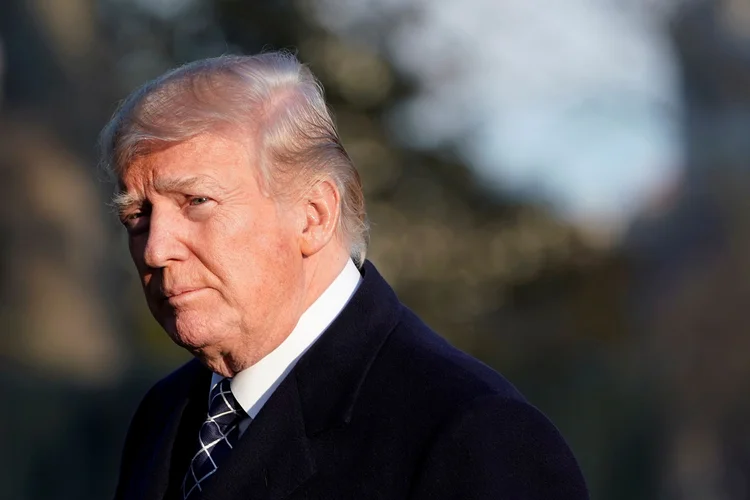 Donald Trump: decisão marcou retrocesso para os esforços do governo para invalidar reivindicações de que presidente dos EUA violou as condições de "emolumentos" da Constituição (Yuri Gripas/Reuters)