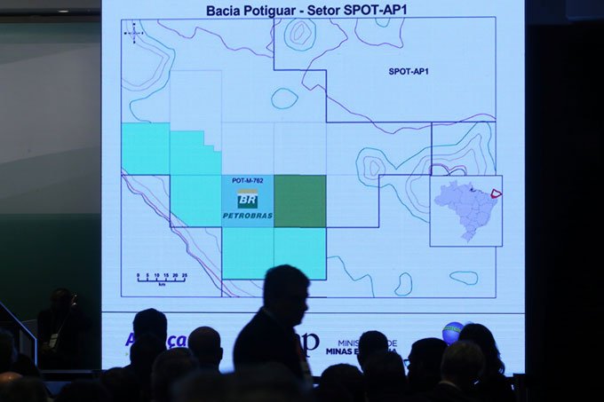 Blocos marítimos rendem R$ 8 bilhões em leilão da ANP