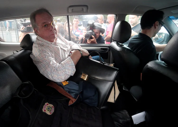 ANTONIO CELSO GRECCO: dono da Rodrimar é escoltado pela Polícia Federal para prestar depoimento  em março de 2018 (Leonardo Benassatto/Reuters)