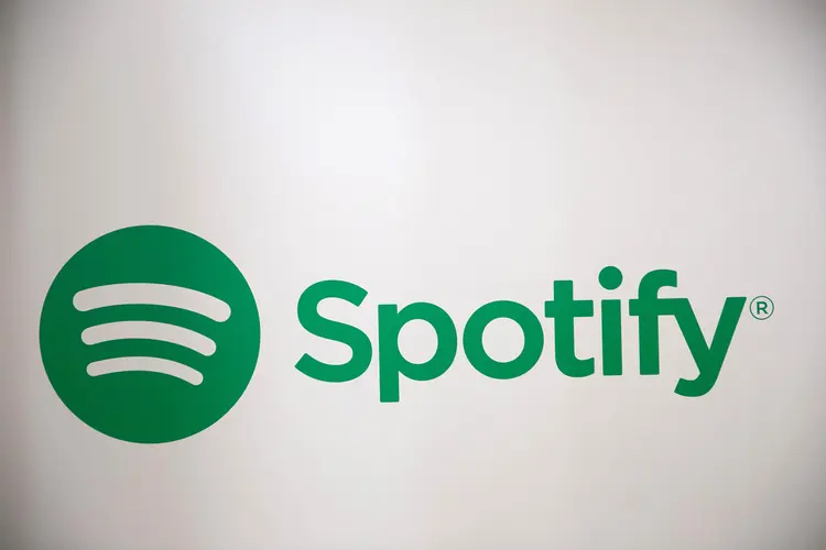 Spotify: estreia da companhia veio logo após forte queda do mercado acionário dos EUA liderada por ações de empresas de tecnologia (Krisztian Bocsi/Bloomberg)