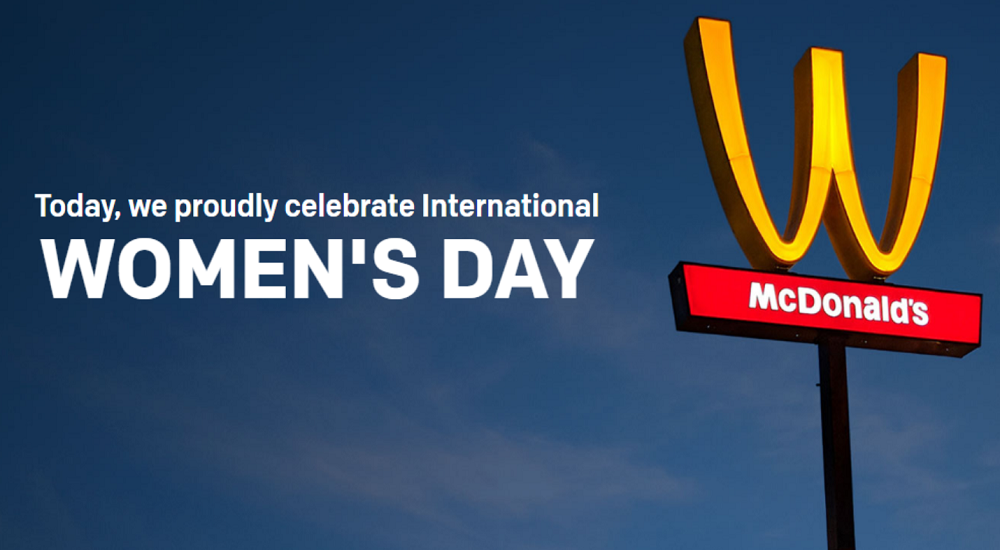 McDonald’s inverte logo para o Dia Internacional da Mulher