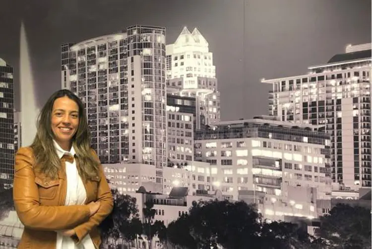 A brasileira Ana Carolina Teixeira, dona de empresa na Flórida (Divulgação/Agência Brasil)