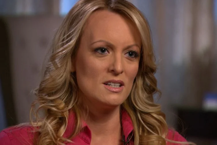 Stormy Daniels: ela recebeu 130 mil dólares pouco antes da eleição presidencial de 2016 (CBSNews/60 MINUTES/Divulgação/Reuters)