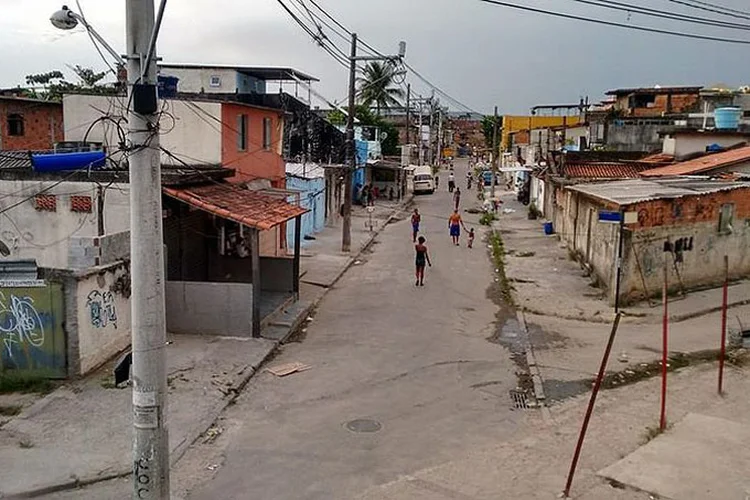 Cidade de Deus: o Centro de Operações Rio (COR) da prefeitura orientou que os motoristas evitassem a via (Wikimedia Commons/Divulgação)