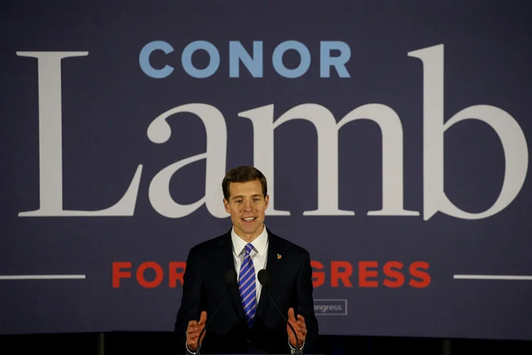 Conor Lamb: a possível vitória do democrata é um um sinal assustador para os republicanos oito meses antes de uma eleição parlamentar nacional (Brendan McDermid/Reuters)