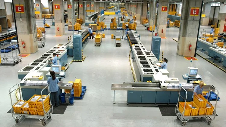 Segundo os Correios, a iniciativa favorece a circulação de mercadorias durante o período de distanciamento social (Lia Lubambo/Site Exame)