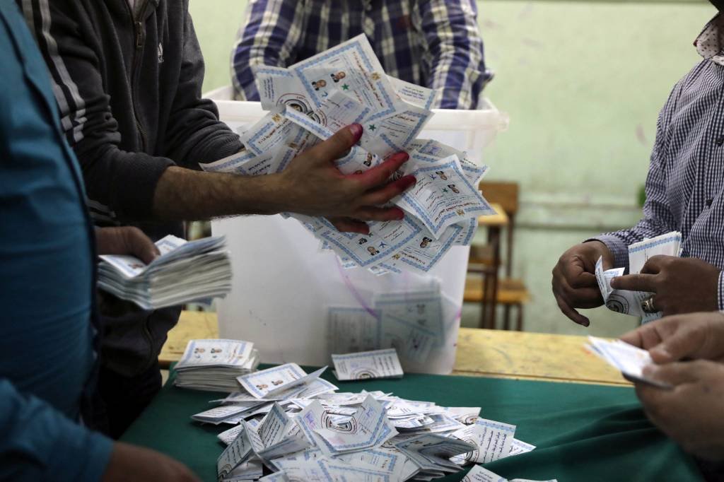 Presidente egípcio é reeleito com mais de 92% dos votos