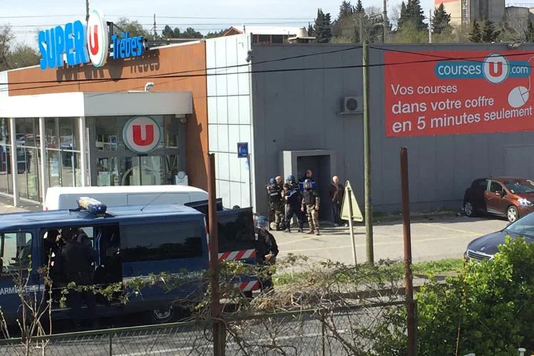 França: homem está mantendo reféns em um supermercado no sudoeste do país (La Vie a Trebes/Reuters)