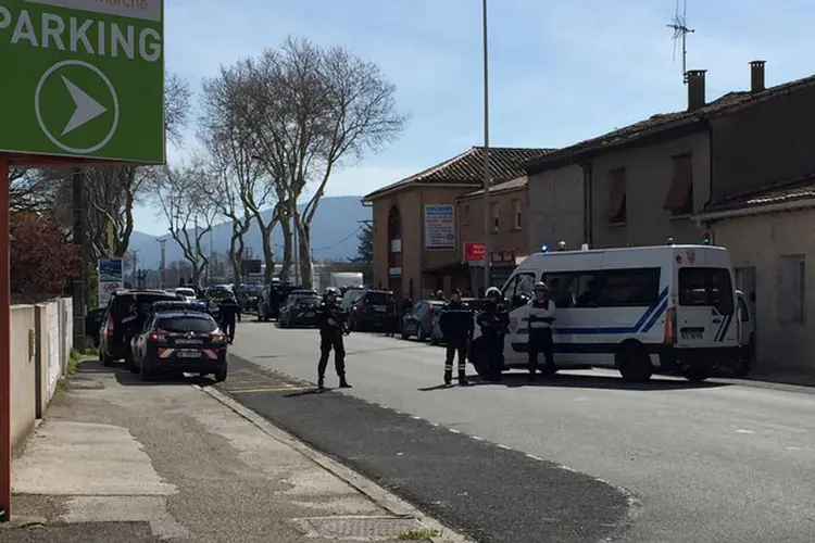 Lakdim matou três pessoas durante o atentado no sul da França (La Vie A Trebes/Reuters)