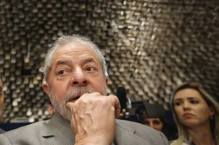 Lula: ex-presidente entregou-se no dia 7 de abril para iniciar o cumprimento da pena de 12 anos e um mês por corrupção e lavagem de dinheiro (Mario Tama/Getty Images/Getty Images)
