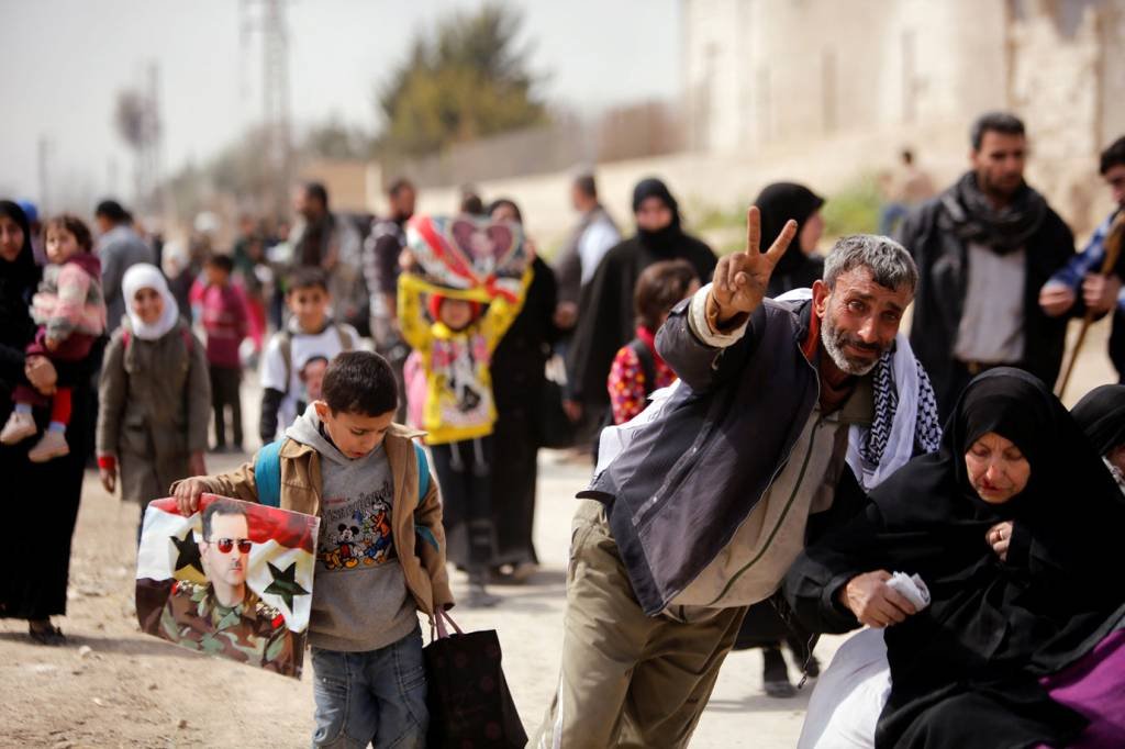 Mais de 12 mil civis fugiram de Ghouta só hoje, diz ONG
