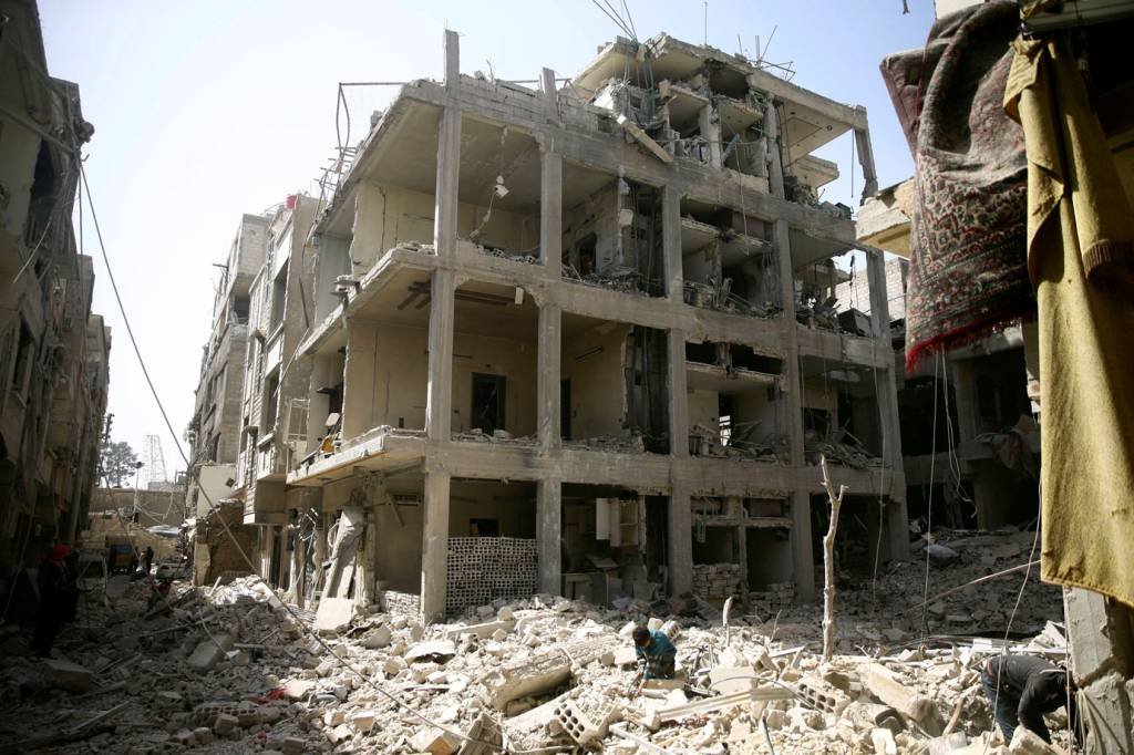 Rússia diz ter achado cilindros de cloro alemão em Ghouta Oriental