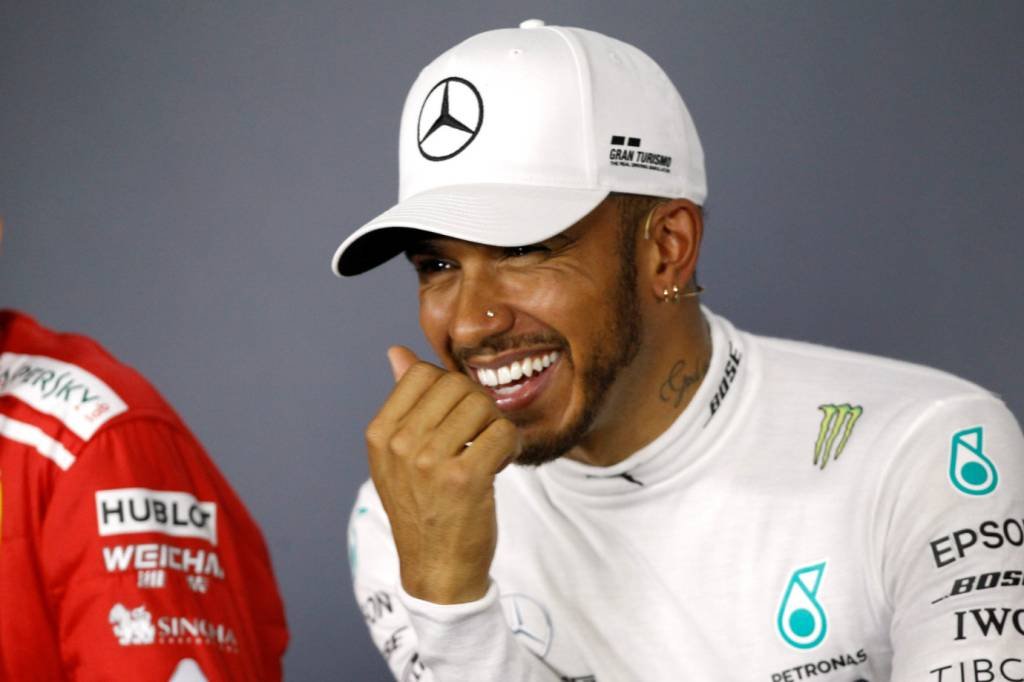 Hamilton bate recorde ao conquistar pole no Grande Prêmio da Austrália