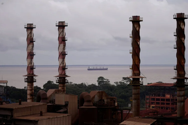 Alunorte: companhia reconheceu o despejo ilegal de efluentes da refinaria, mas nega que tenha contaminado o meio ambiente (Ricardo Moraes/Reuters)