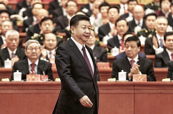 O presidente chinês Xi Jinping: agora sem amarras constitucionais, ele poderá governar a China por quanto tempo quiser |  (China Daily/Getty Images)