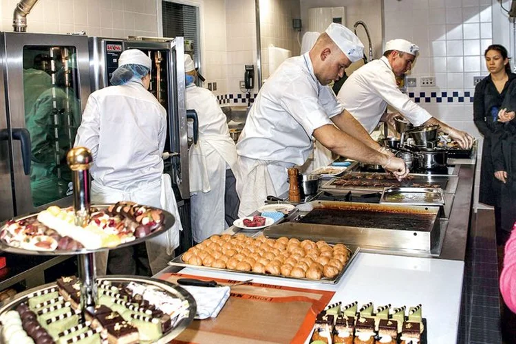 Aula na Le Cordon Bleu: o curso no Brasil custará até 140.000 reais (Dave M. Benett/Getty Images)