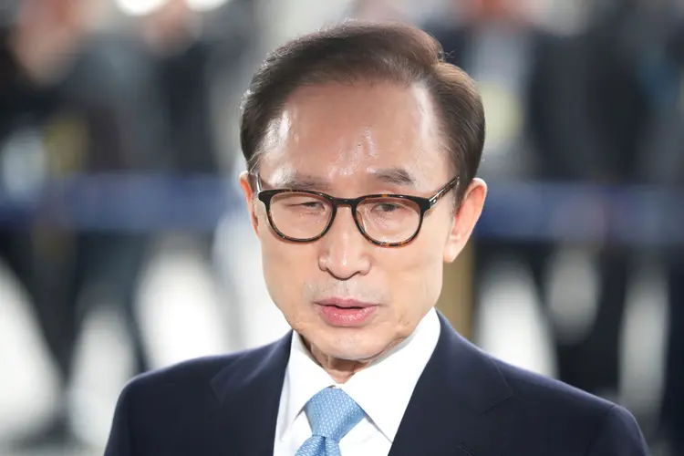 Se condenado, Lee Myung-bak poderá receber pena de até 45 anos (Kim Hong-Ji/Reuters)
